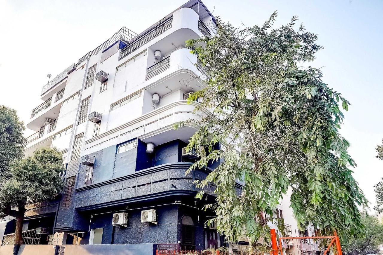 Collection O 71756 Hotel Silver Arrow Near Pacific Mall Tagore Garden Delhi  Bagian luar foto