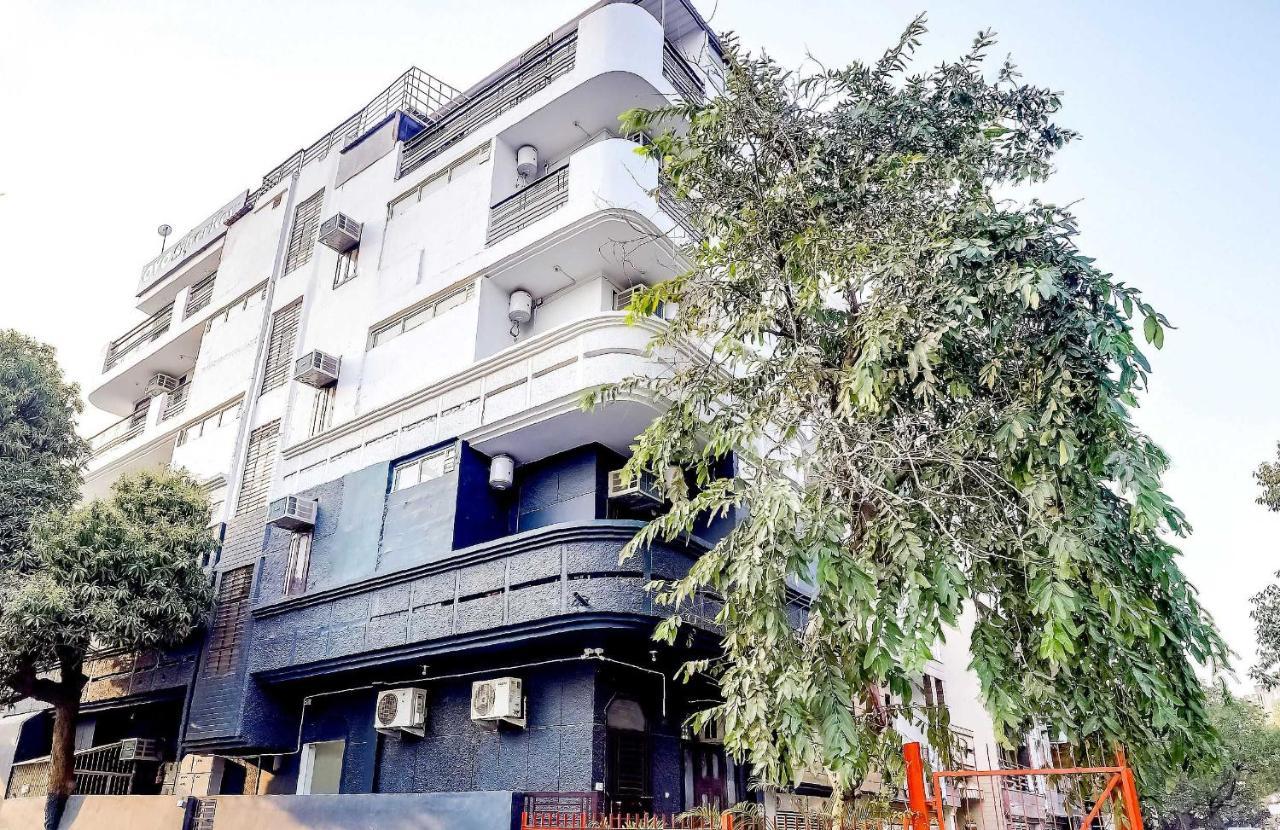 Collection O 71756 Hotel Silver Arrow Near Pacific Mall Tagore Garden Delhi  Bagian luar foto