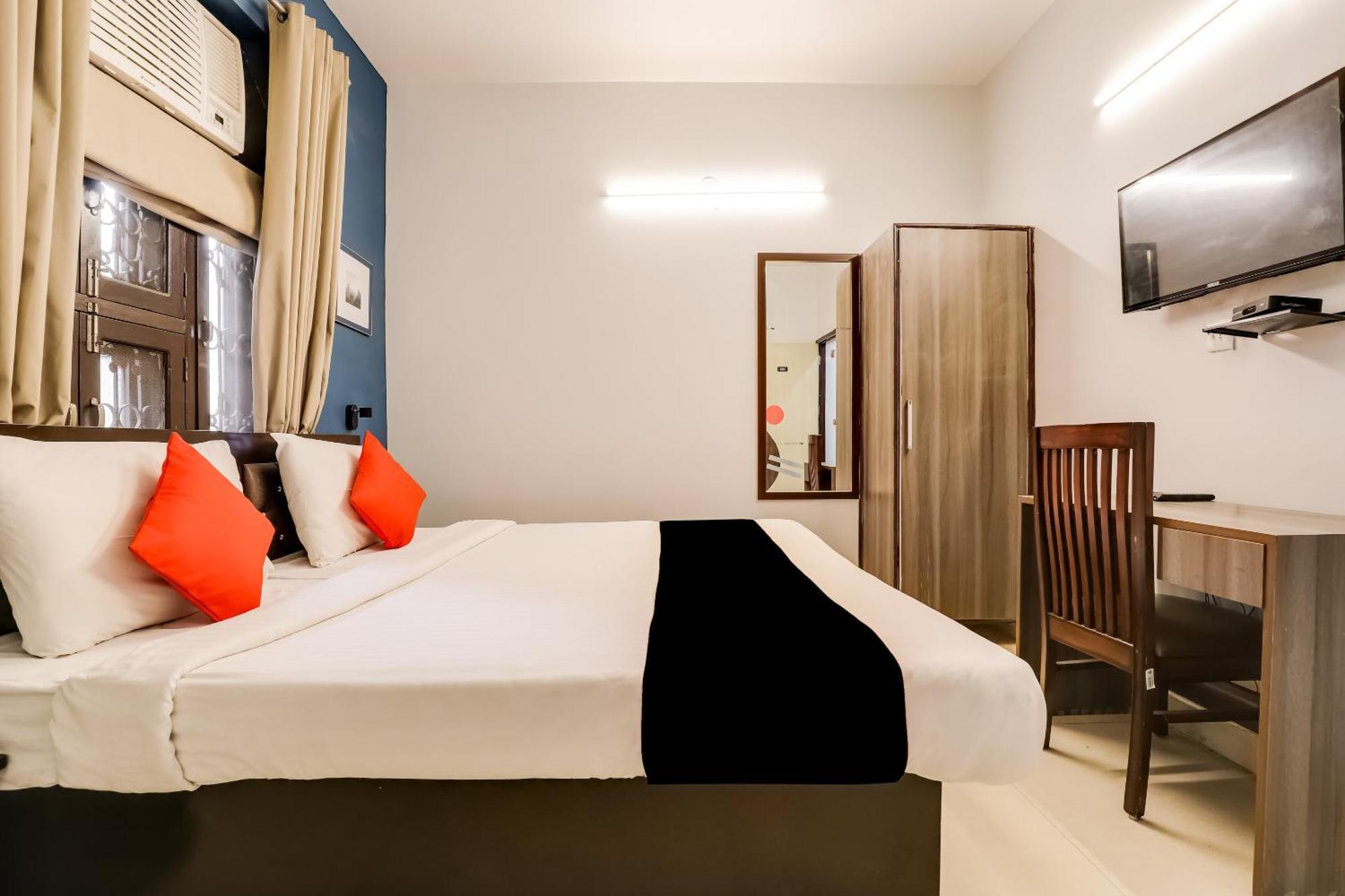 Collection O 71756 Hotel Silver Arrow Near Pacific Mall Tagore Garden Delhi  Bagian luar foto