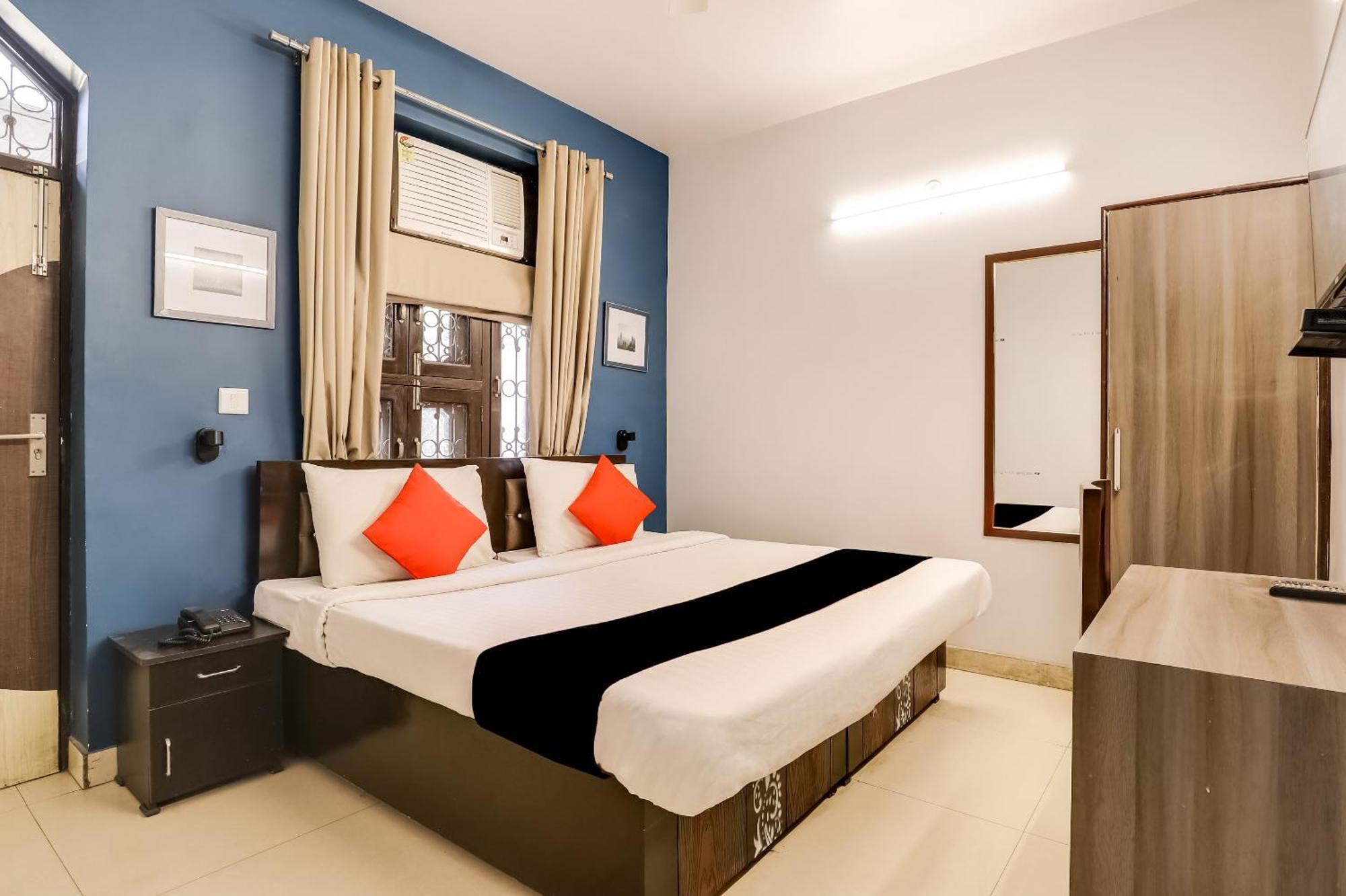 Collection O 71756 Hotel Silver Arrow Near Pacific Mall Tagore Garden Delhi  Bagian luar foto