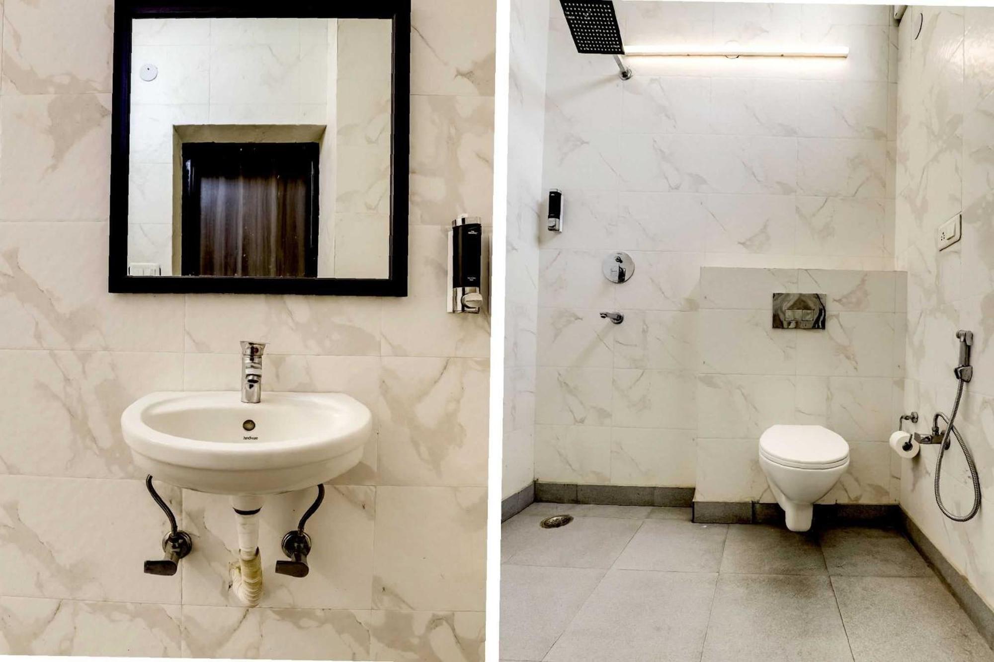 Collection O 71756 Hotel Silver Arrow Near Pacific Mall Tagore Garden Delhi  Bagian luar foto