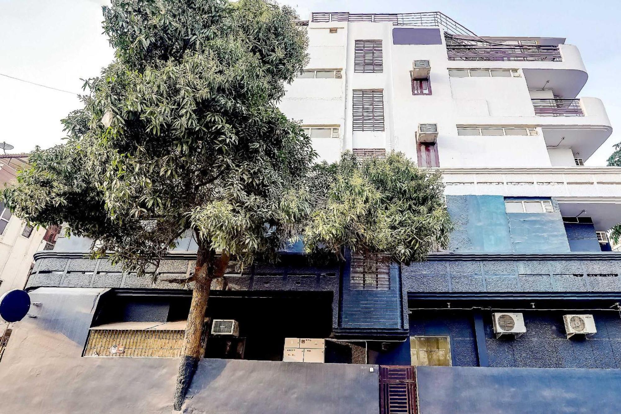 Collection O 71756 Hotel Silver Arrow Near Pacific Mall Tagore Garden Delhi  Bagian luar foto